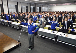 全社安全大会(参加者全員で安全コール)