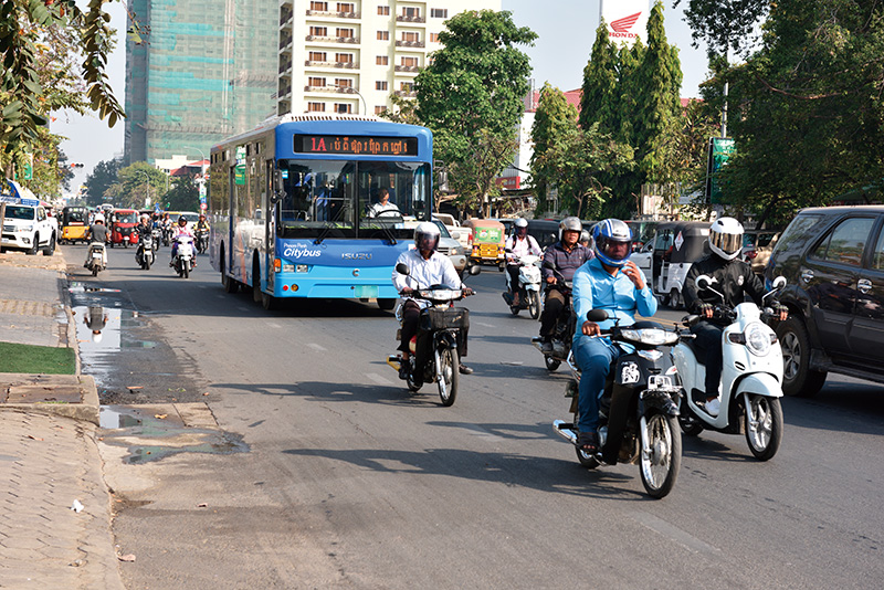 交通渋滞を緩和すべく、公共交通機関の整備も始まっている